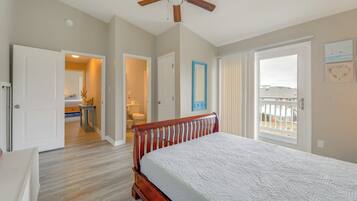 4 bedrooms, iron/ironing board, Internet, bed sheets