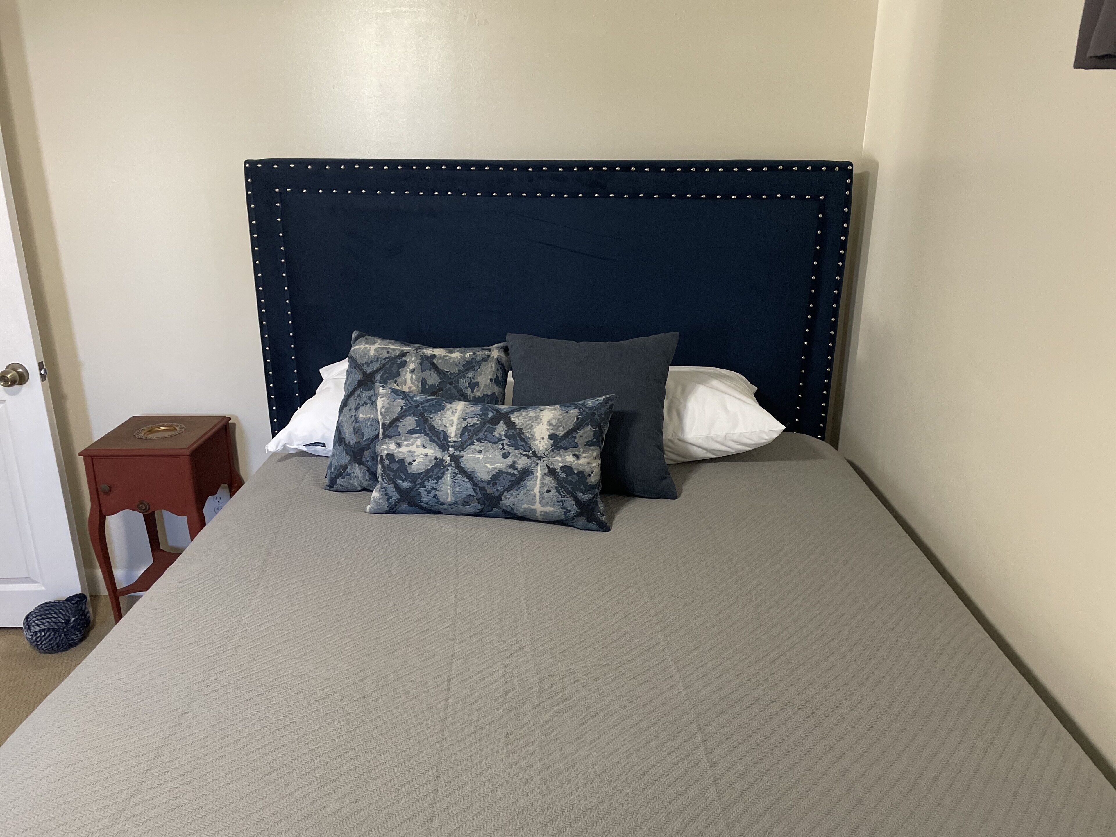 5 bedrooms, desk, iron/ironing board, WiFi