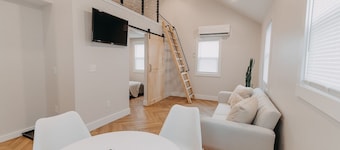 The Loft w/outdoor fire pit
