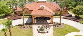 Disney area 5* Villa with private pool, spa, Wi-Fi & Games in gated Aviana community
