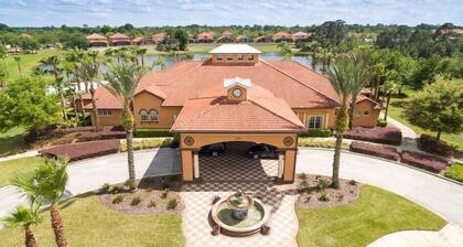 Disney area 5* Villa with private pool, spa, Wi-Fi & Games in gated Aviana community