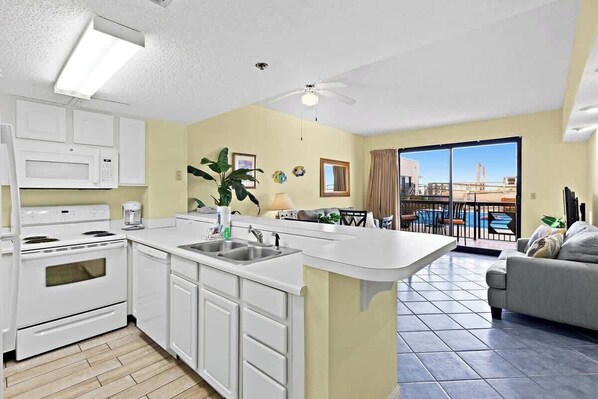 Fridge, microwave, oven, stovetop - SunDestin 1BR Condo With Gulf-Front Views and Private Balcony- Unit 0111 (Destin)