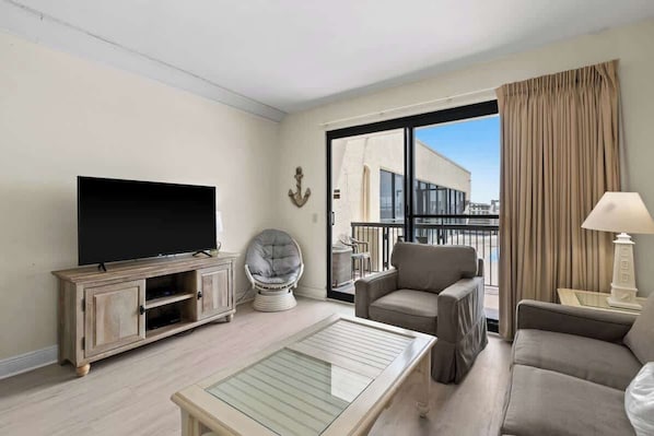 TV, DVD player, offices - SunDestin Ground-Floor 1BR With Easy Pool Access and Coastal Design (Destin)