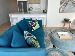 Smart TV, fireplace, books, stereo - Beautiful new village apartment with roof deck- stone bath, 360 views & more (Barwon Heads)