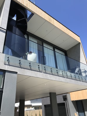 Exterior - Beautiful new village apartment with roof deck- stone bath, 360 views & more (Barwon Heads)