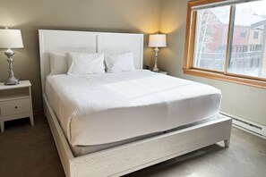 4 bedrooms, WiFi, bed sheets