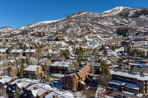 Unclassified image, 4 of 49, button