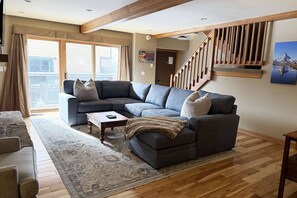 Unclassified image, 5 of 49, button