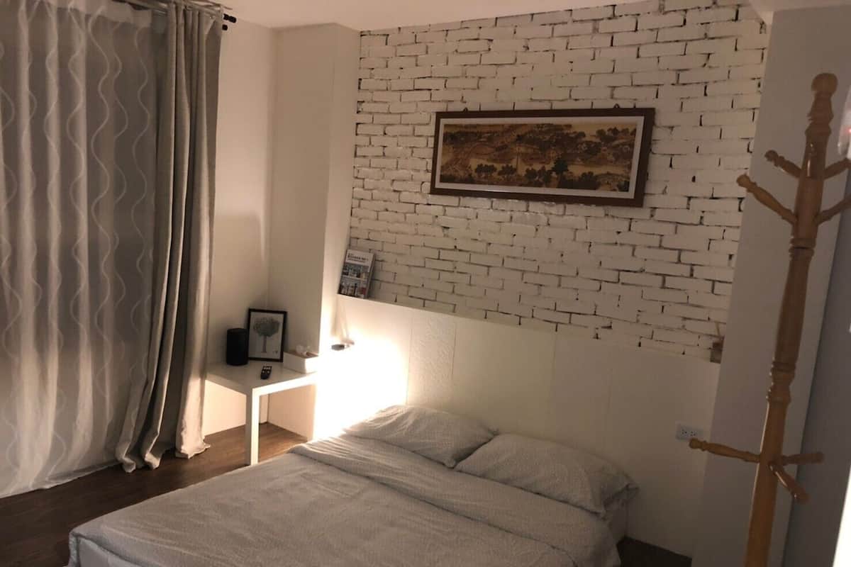 Family House | 1 bedroom, premium bedding, desk, laptop workspace