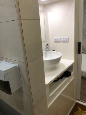 Shower, rainfall showerhead, hair dryer, soap - Panda Traveler (Taichung)