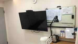 1 bedroom, premium bedding, desk, laptop workspace - Panda Traveler (Taichung)