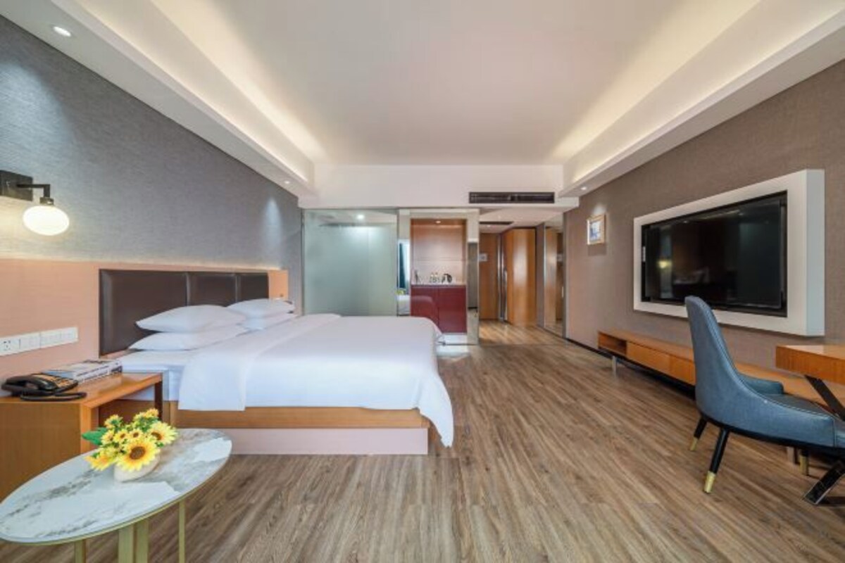 Queen Room With Lake View