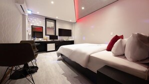 Habitación (Mirror Ball)