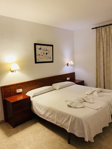 QUIET APARTMENT IDEAL COUPLES