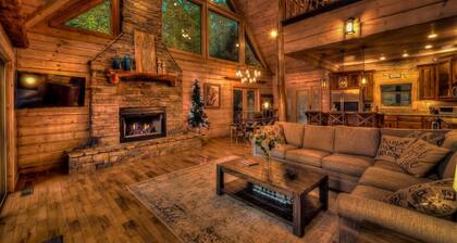 Heaven on the Lake - Lakefront | Hot Tub | Fire Pit | Game Room