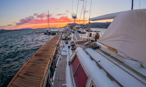 A night on the water?<br> (Pat's boat)