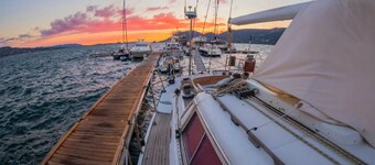 A night on the water?<br> (Pat's boat)