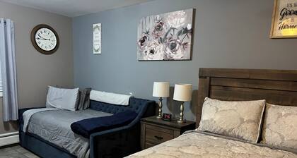Just Like Being At Home- Newly Renovated Unit