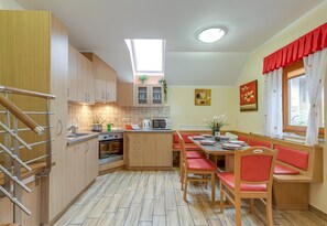 Interior - Countryside Hut 800m From Ski (Idrija)