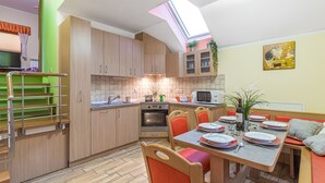 Familienchalet, Mehrere Betten (Countryside Hut 800m From Ski) | Eigene Küche | Kühlschrank, Mikrowelle, Ofen, Herdplatte