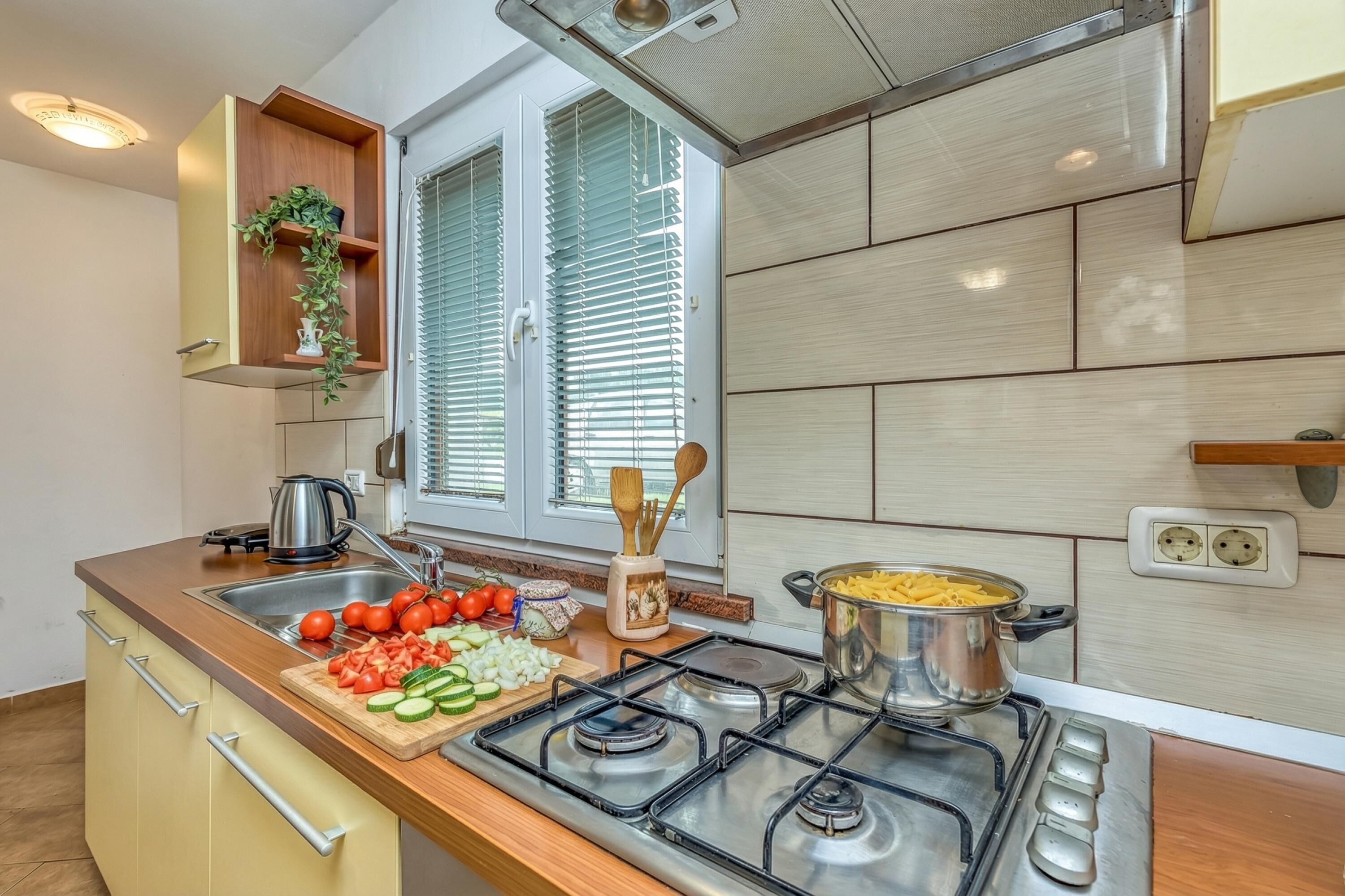 Family House, Multiple Bedrooms, Mountainside (House In The Vineyards) | Private kitchen | Fridge, microwave, oven, stovetop