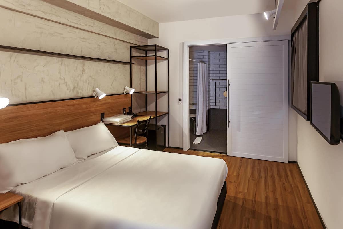 Chambre Standard, 1 lit double, accessible aux personnes à mobilité réduite (Accessible)