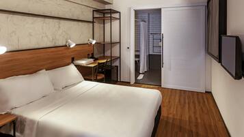 Standard Room, 1 Double Bed, Accessible (Accessible) | Minibar, in-room safe, desk, blackout drapes