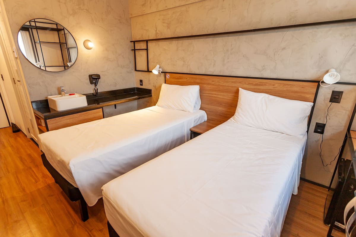 Chambre Standard, 2 lits une place