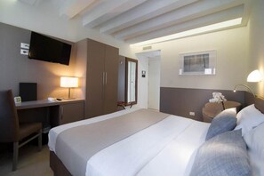 Room - Leone Hotel (Venice)