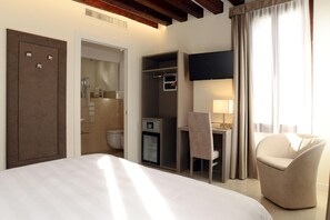 Room - Leone Hotel (Venice)