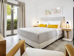 5 bedrooms, iron/ironing board, travel cot, WiFi