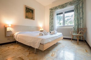 Familienapartment, Mehrere Schlafzimmer, Bergseite (Paradiso Al Mare shared pool) | 2 Schlafzimmer, WLAN, Bettwäsche