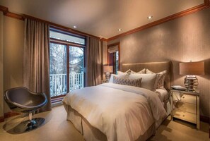 3 Schlafzimmer, Schreibtisch, Bügeleisen/Bügelbrett, Reisekinderbett