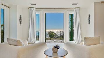 Télévision, cheminée, chaßne hi-fi, espaces bureaux