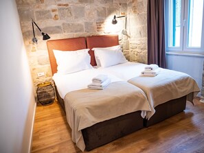 Deluxe Studio, 1 King Bed, Non Smoking, Kitchenette | Desk, laptop workspace, travel crib, free WiFi - Emarconi history&luxury in Split center (Split)