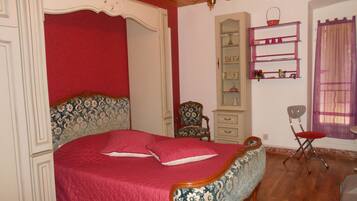 2 chambres, lit parapluie, Wi-Fi gratuit, draps fournis