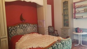 2 bedrooms, travel cot, free WiFi, bed sheets - Beautiful family suite for 5 people (Donzère)