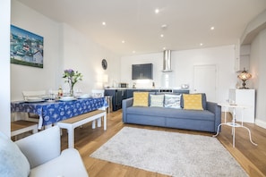 Appartamento (2 Bedrooms) | Area soggiorno | TV al plasma