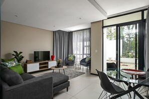 Classic-Apartment | Wohnbereich | 32-Zoll-Flachbildfernseher mit Kabelempfang, Fernseher, Netflix