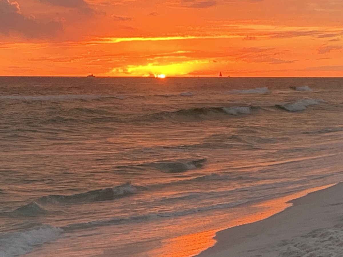 Photo 5 of On the beach! 3 br townhome @ Southbay by Florida Sunshine!
