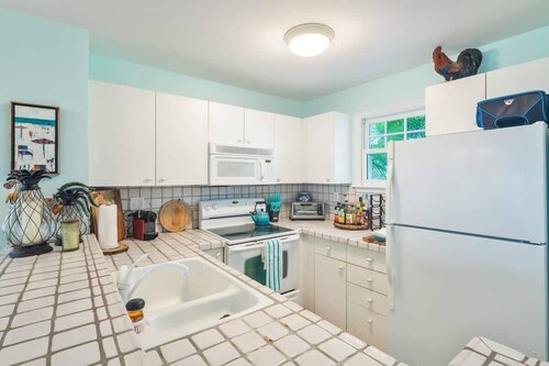 Gulf Getaway | Condo w/Pool!