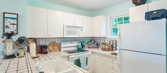 Gulf Getaway | Condo w/Pool!