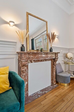 Interior - Sleek and Sophisticated in Prime Location (Luxembourg)