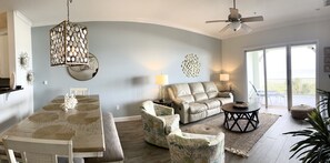 Een smart-tv en tafelvoetbal