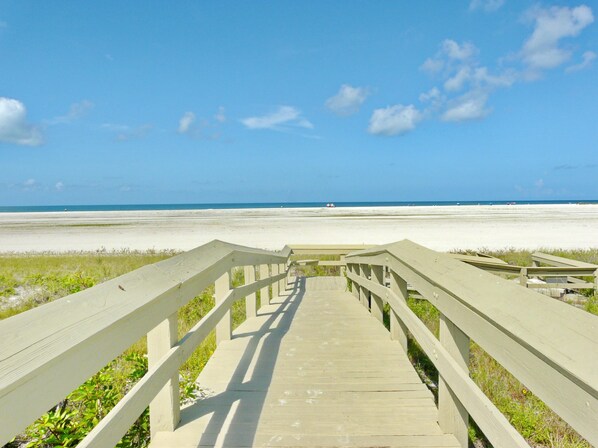 House (Sunset House 403 North) | Beach | On the beach