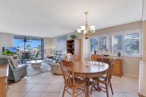 Condo, Multiple Beds (Eagle Cay Building 2-306) | Private kitchen