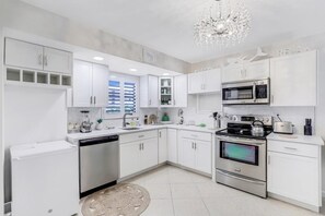 Condo, 1 King Bed with Sofa bed (Beautiful condo with pools, spas, ten) | Private kitchen - Beautiful Condo With Pools, Spas, Tennis and Dining (Marco Island)
