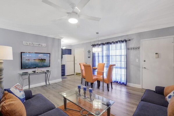 Condo, varias camas (Seabreeze West A-6) | Restaurantes