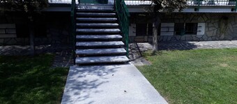 Leo's house - house with two apartments 100 meters from the lake