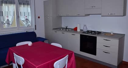 Leo's house - house with two apartments 100 meters from the lake